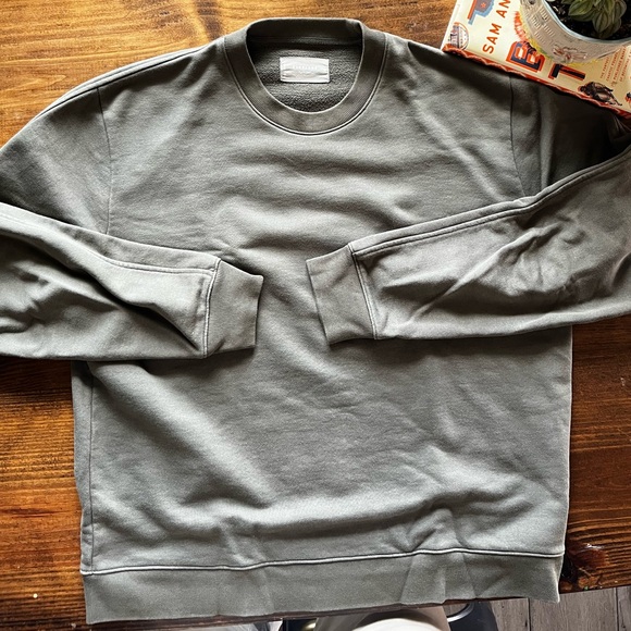 Olive Everlane Sweatshirt - Picture 2 of 3